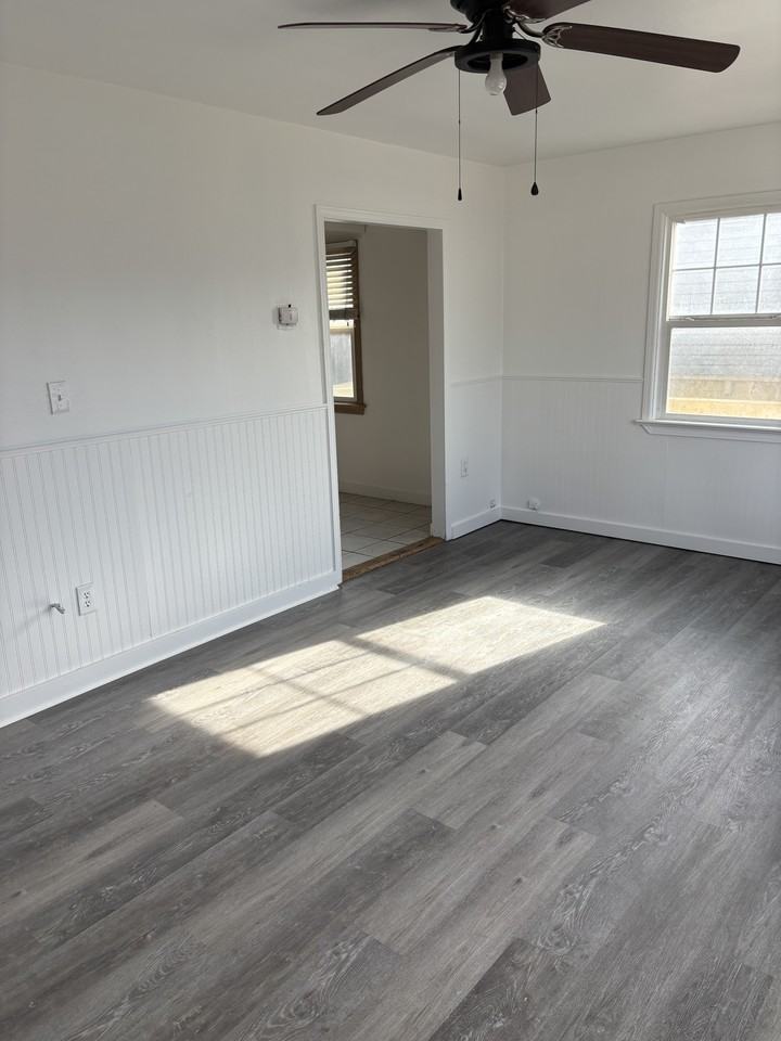 622 Willard Ave #1 - Photo 3 of 11