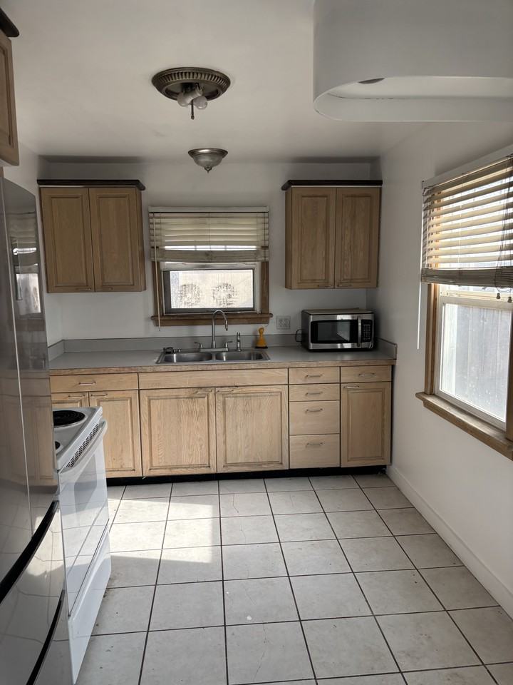 622 Willard Ave #1 - Photo 4 of 11