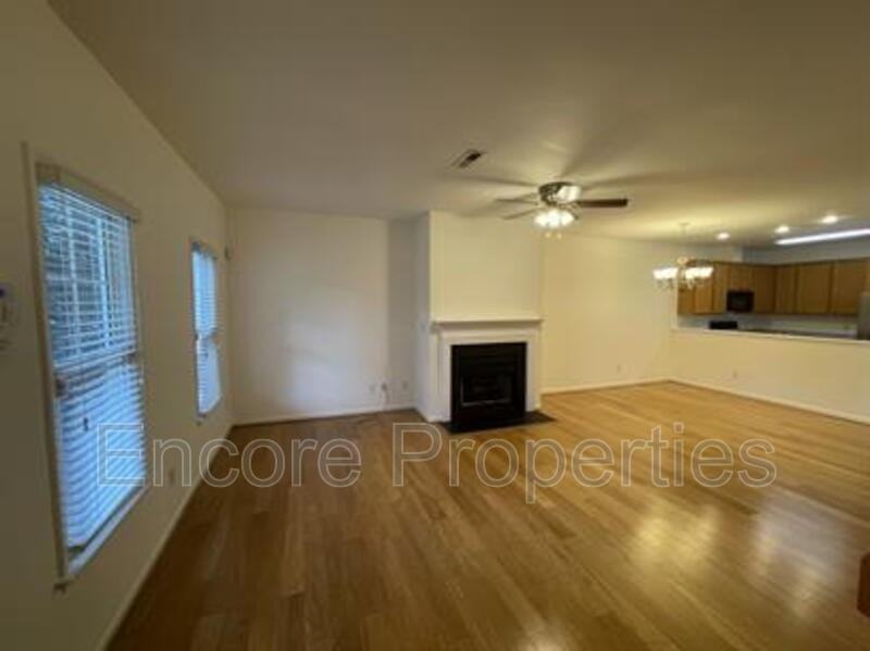 10021 David Stone Dr - Photo 4 of 12