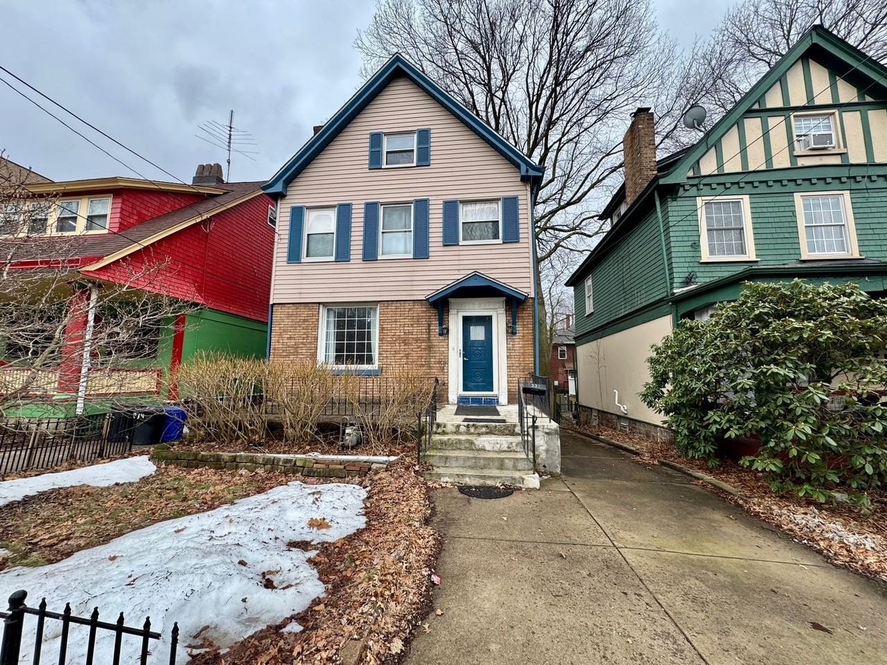 6332 Phillips Ave - Photo 2 of 44