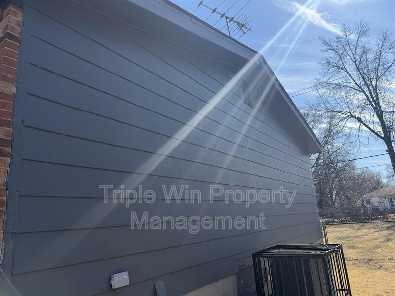 1344 Coppergate Ln - Photo 3 of 32