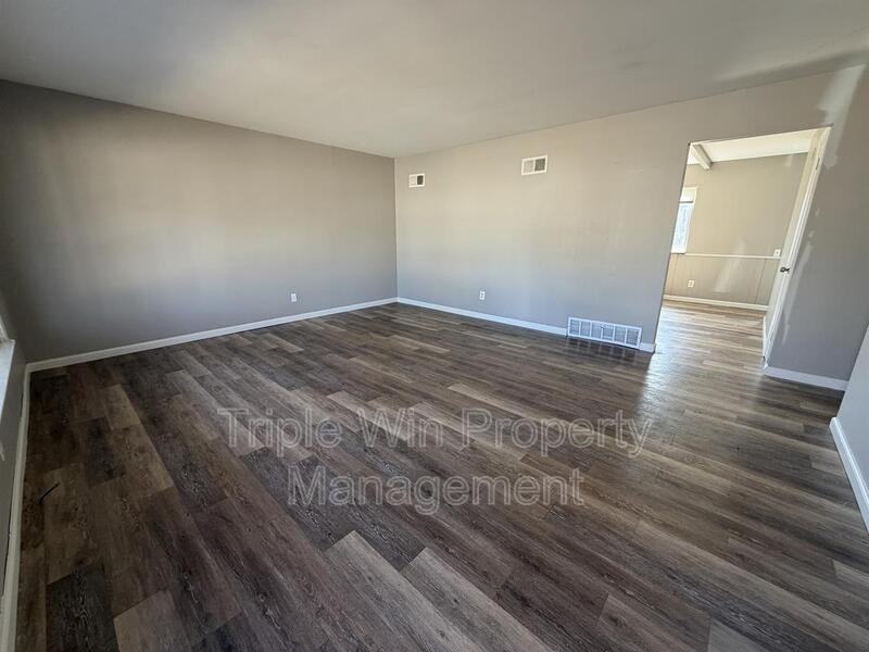 1344 Coppergate Ln - Photo 7 of 32