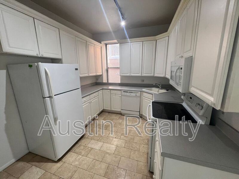 4362 Mcpherson Ave #A - Photo 2 of 11