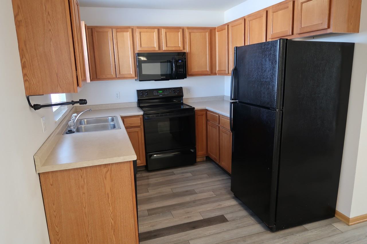 364 Harbor Town Ct #2 - Photo 3 of 10