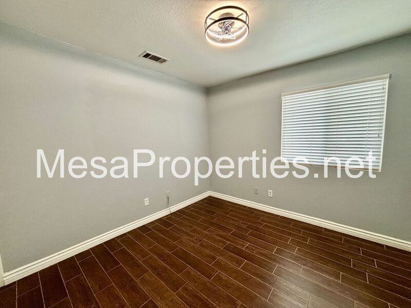 16486 Salinas St - Photo 3 of 26