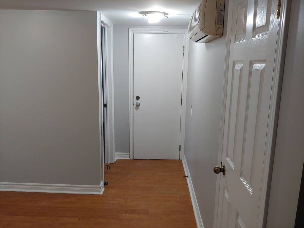 347 Queenston St #1 - Photo 6 of 8