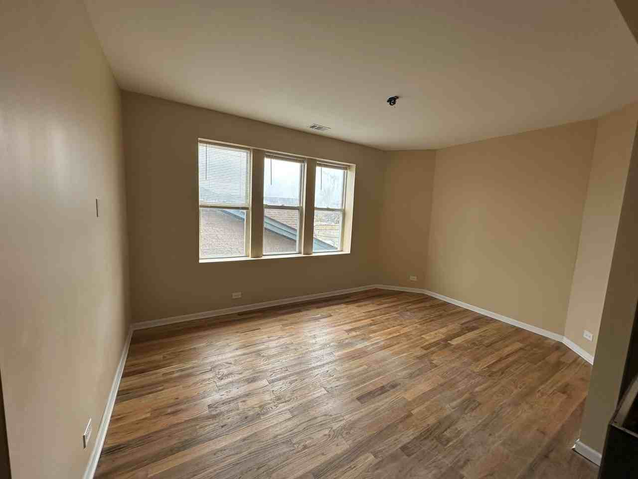 3600 W Flournoy St Apt 3w #3W - Photo 6 of 8
