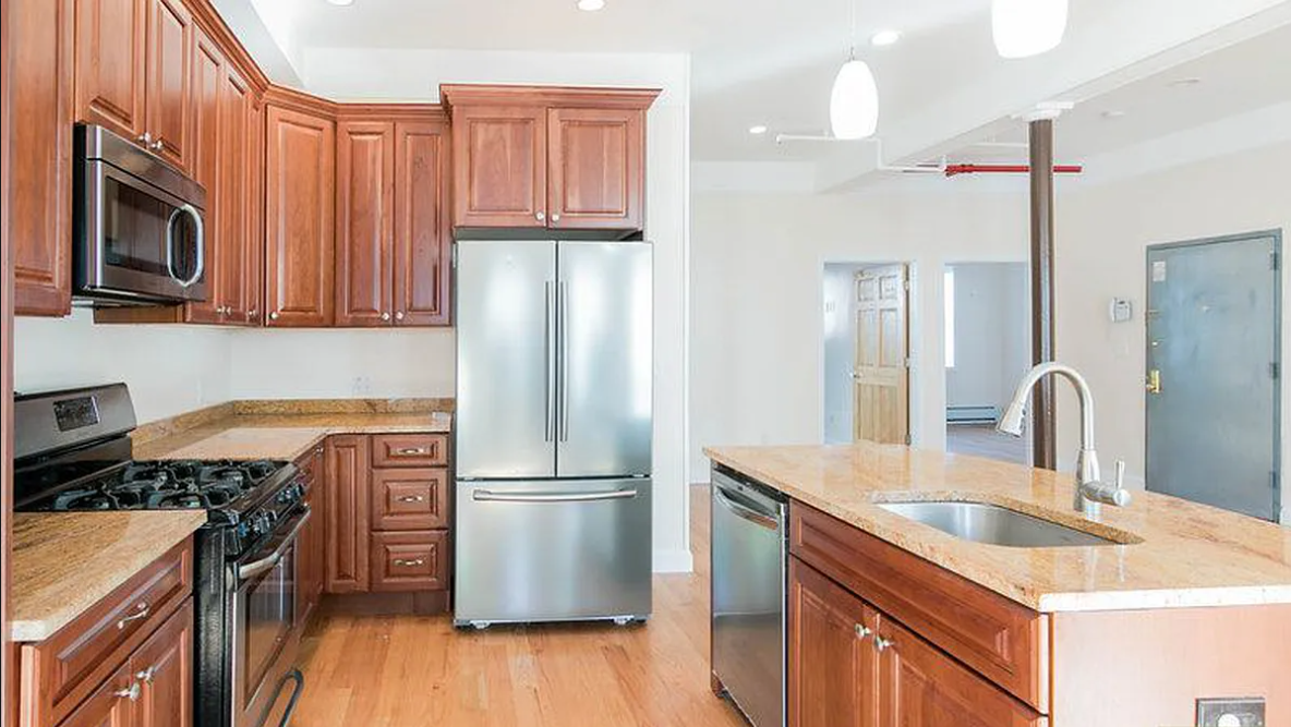 281 20th St #2 - Photo 3 of 7