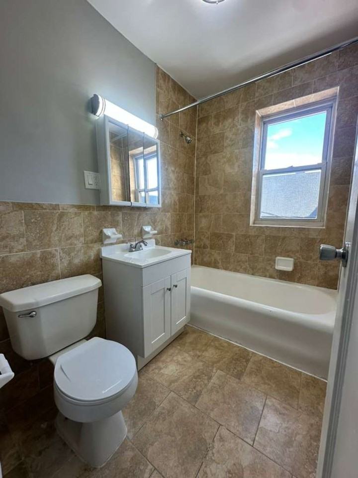 The Majestic - Photo 5 of 6