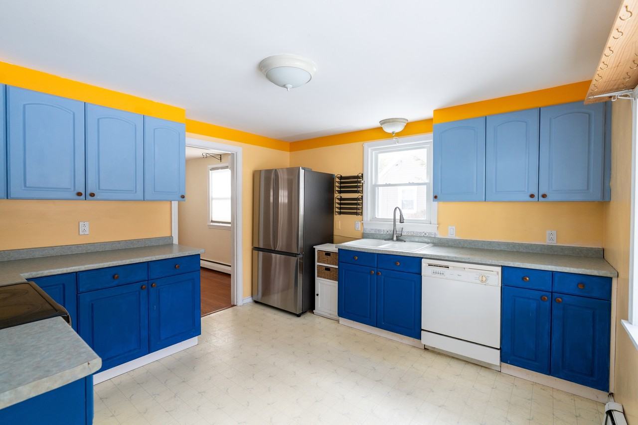 16 Katherine St #1 - Photo 2 of 17