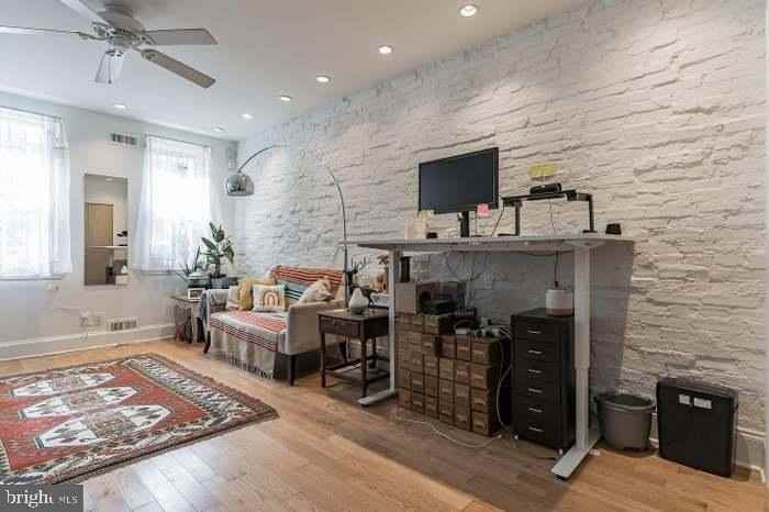 1552 S Capitol St - Photo 5 of 23