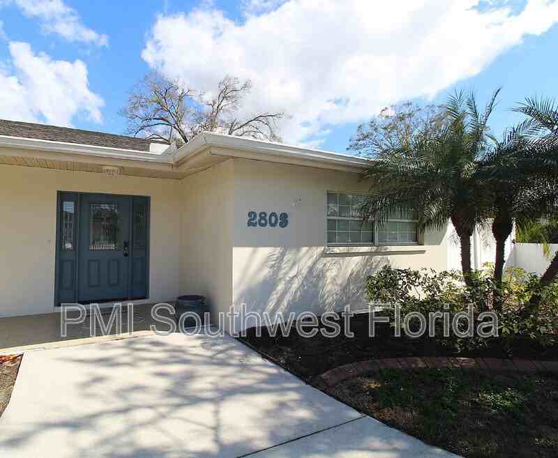 2805 Satsuma Dr - Photo 3 of 30