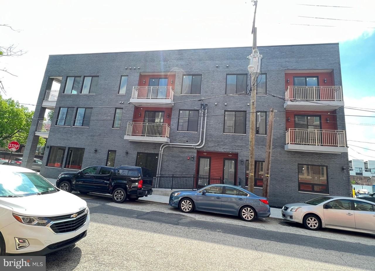 700 N Marshall St Apt 3 #3 - Photo 2 of 26