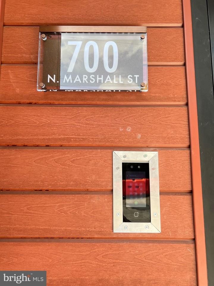 700 N Marshall St Apt 3 #3 - Photo 4 of 26