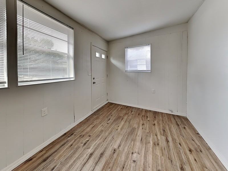 307 S Montgomery Ave #A - Photo 7 of 15