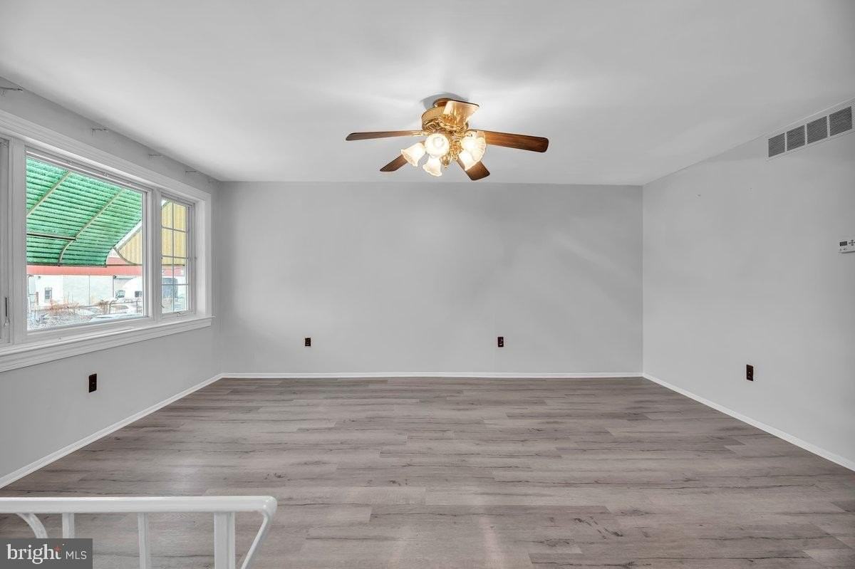 3639 Gaul St - Photo 4 of 23