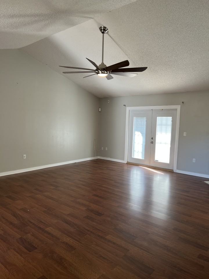 160 Nicole Ln #1 - Photo 3 of 21