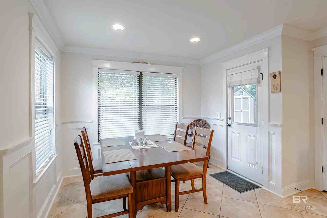 10 Breydon Ct #1 - Photo 2 of 27