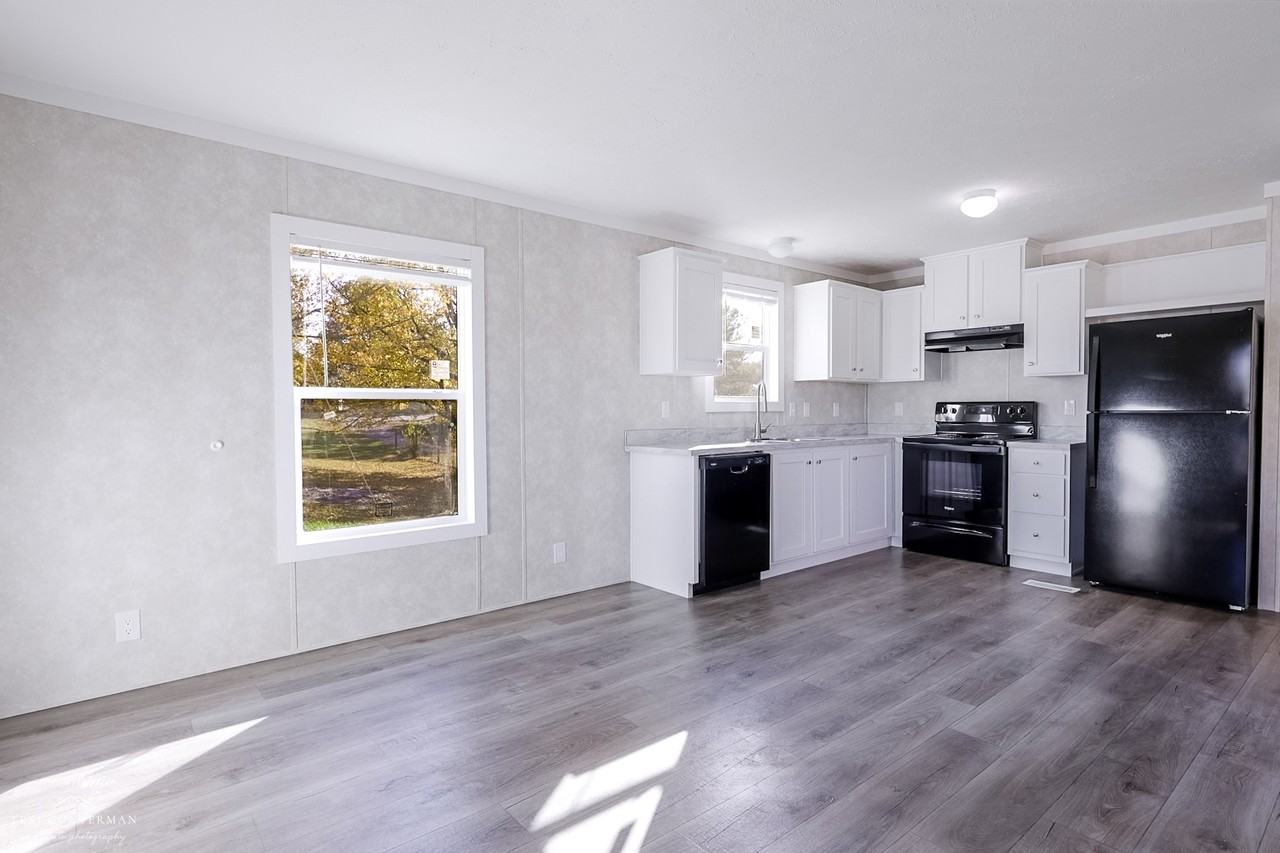 105 Hastings Dr - Photo 3 of 13