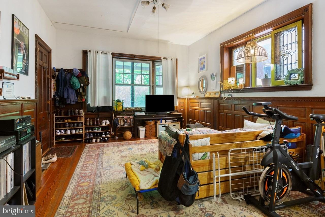 4411 Pine St Unit 1 #1 - Photo 4 of 24