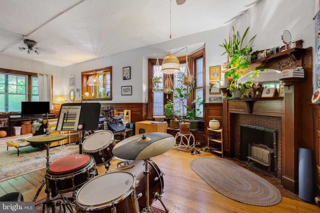 4411 Pine St Unit 1 #1 - Photo 7 of 24