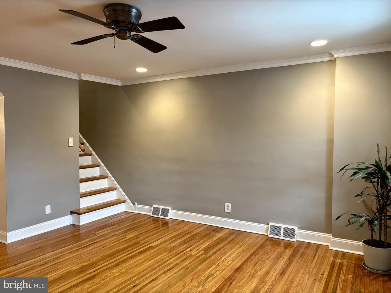 546 Overlook Rd - Photo 4 of 32