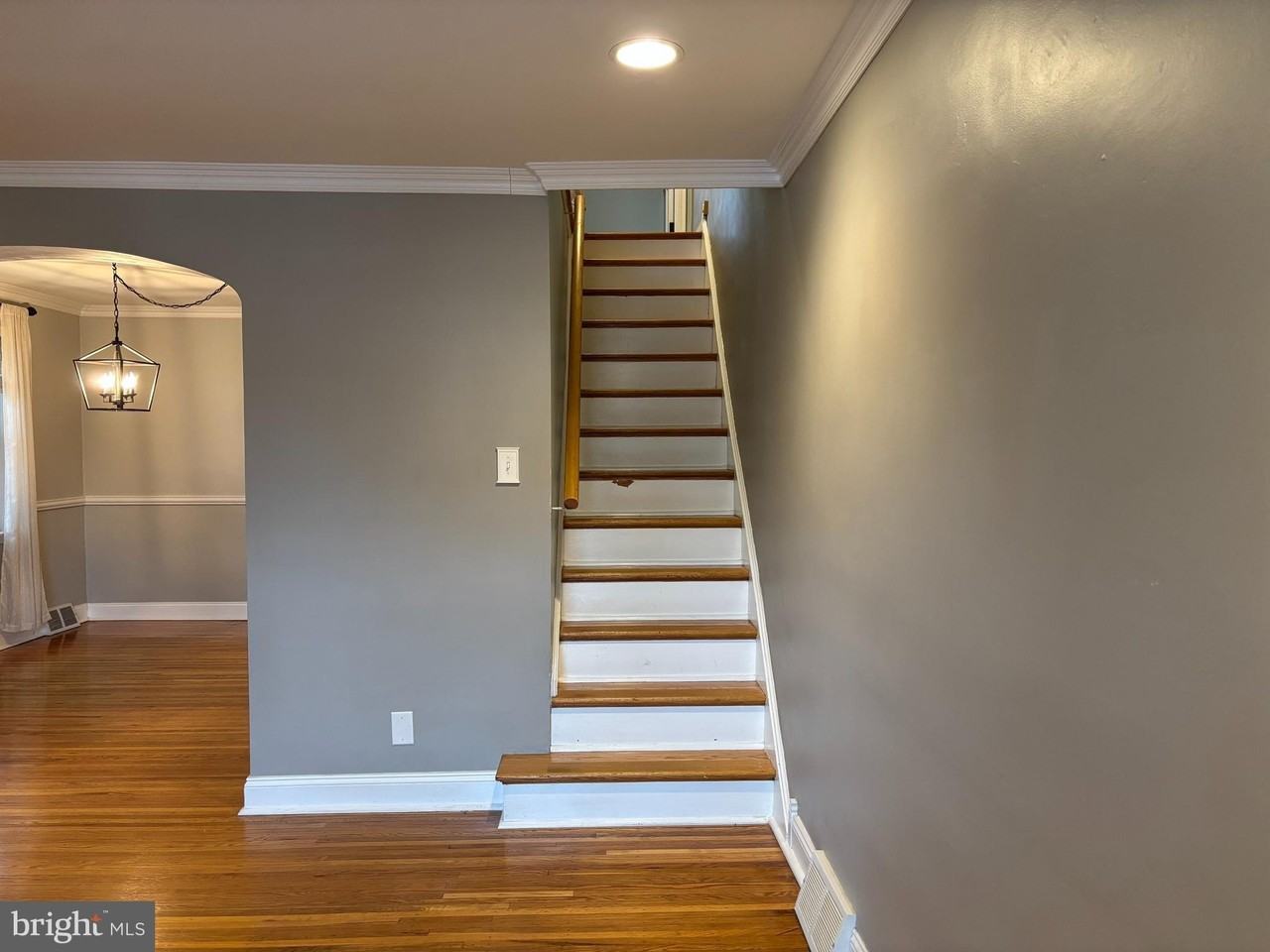 546 Overlook Rd - Photo 5 of 32