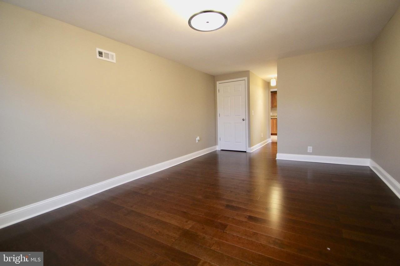 3516 Mercer St - Photo 3 of 19