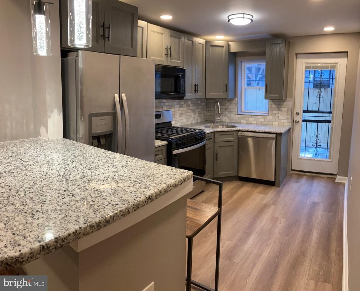 2625 Manton St - Photo 2 of 25