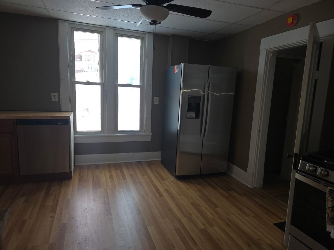 145 N Buena Vista St #1 - Photo 7 of 13