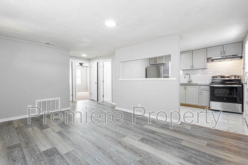 816 S Woodland Ave - Photo 3 of 9