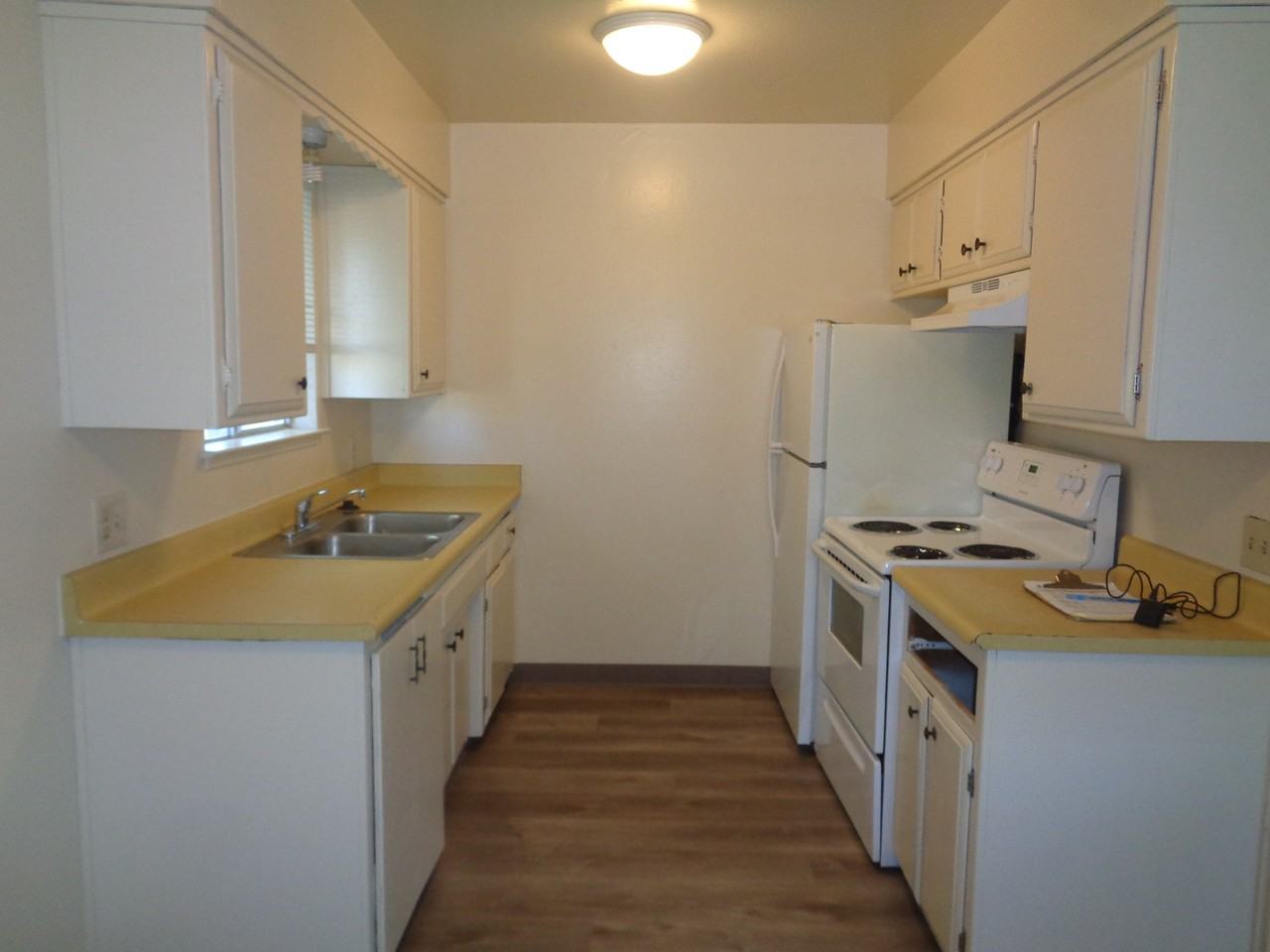 946 S Barrett Rd #3 - Photo 2 of 6