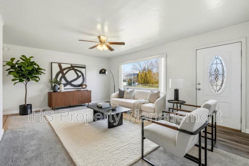 1105 Thayer Dr - Photo 2 of 18