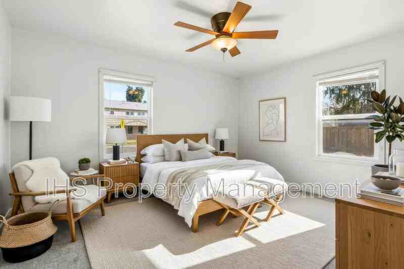 1105 Thayer Dr - Photo 4 of 18