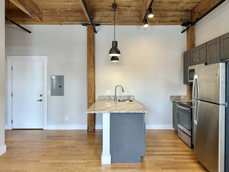 128 Chandler St - Photo 5 of 8