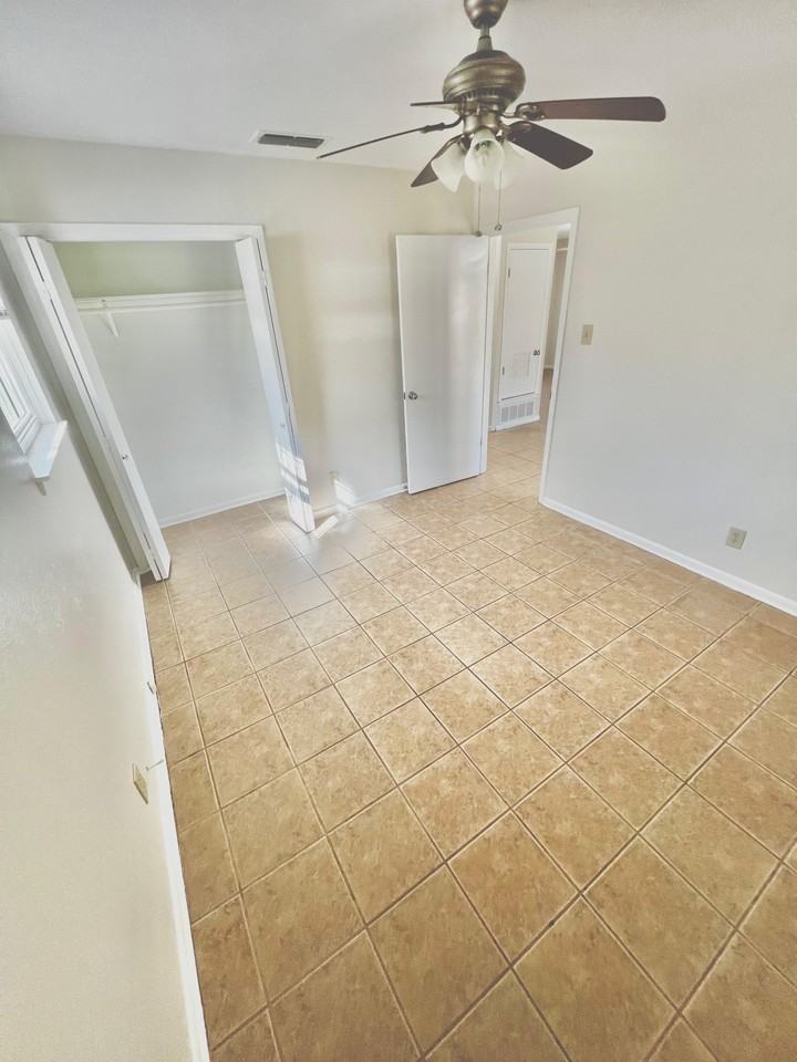 1010 San Antonio St #1 - Photo 2 of 4