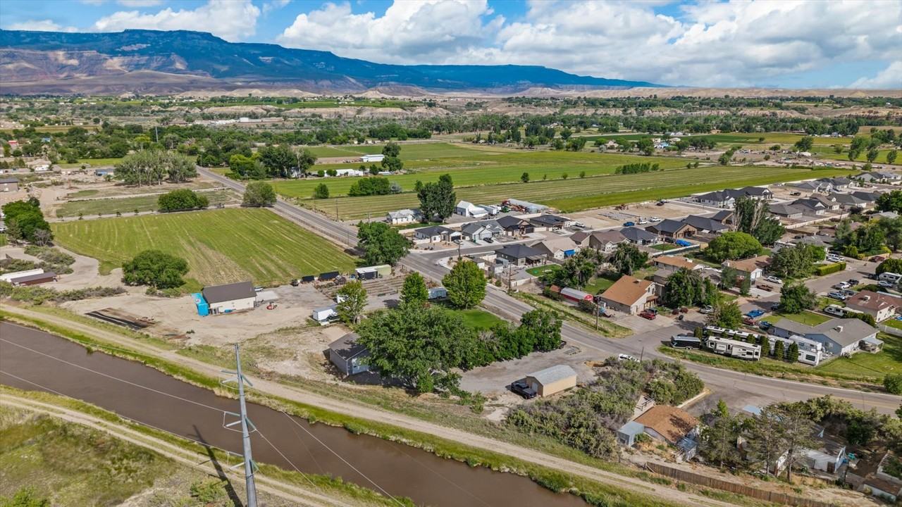 3312 E 1/4 Rd #1 - Photo 5 of 36