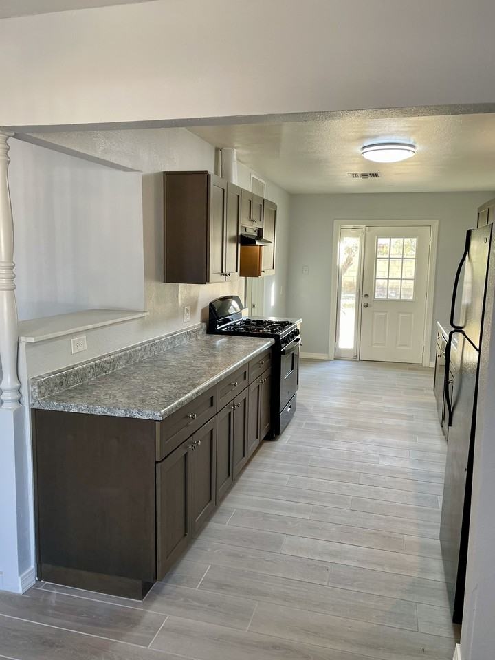 7519 N 59th Ln #1 - Photo 4 of 10