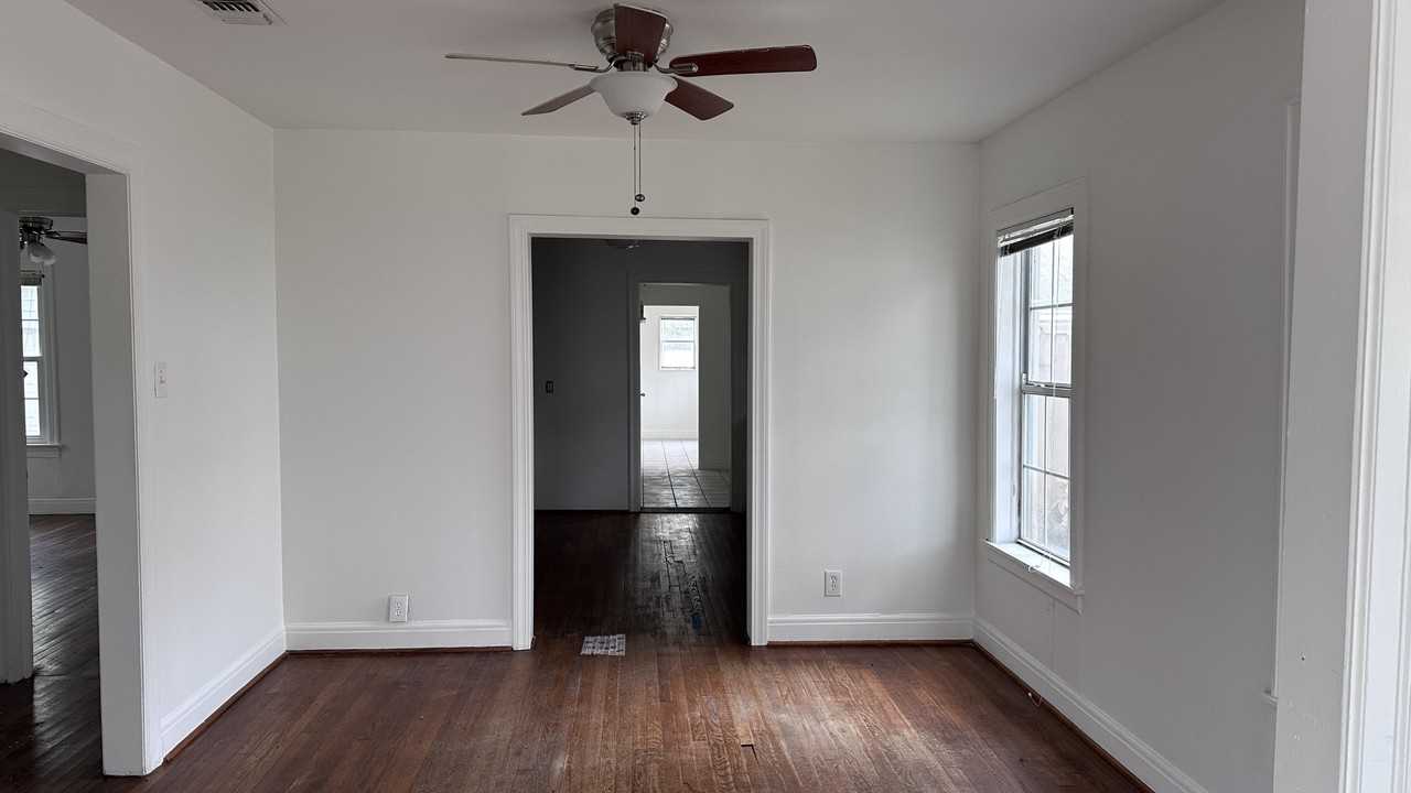 2839 Topeka St #1 - Photo 3 of 10