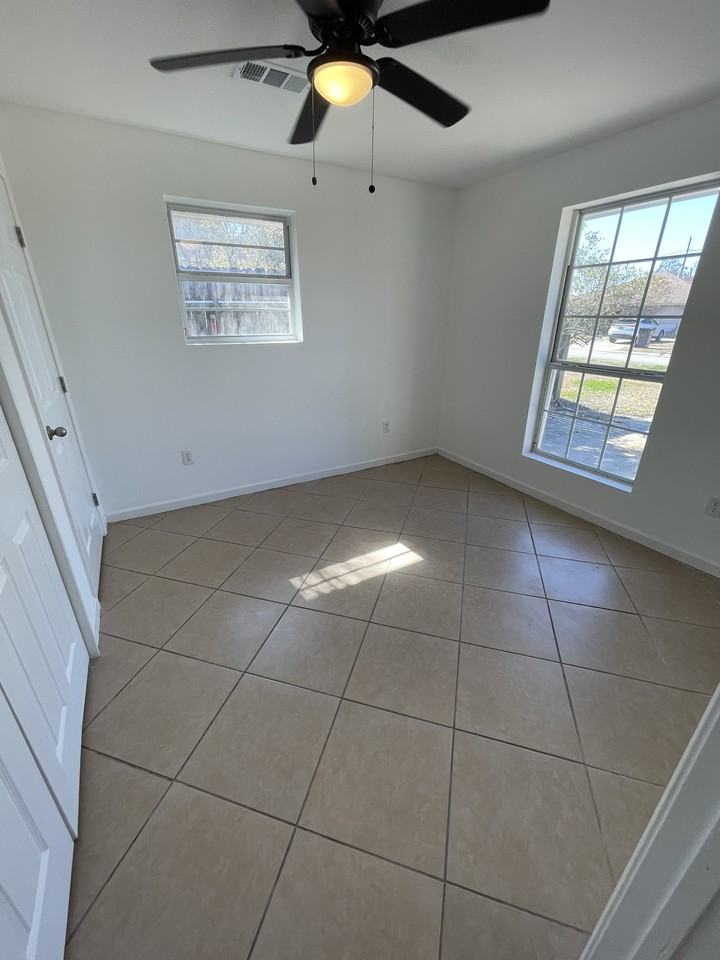 3617 Charles Dr #1 - Photo 7 of 10