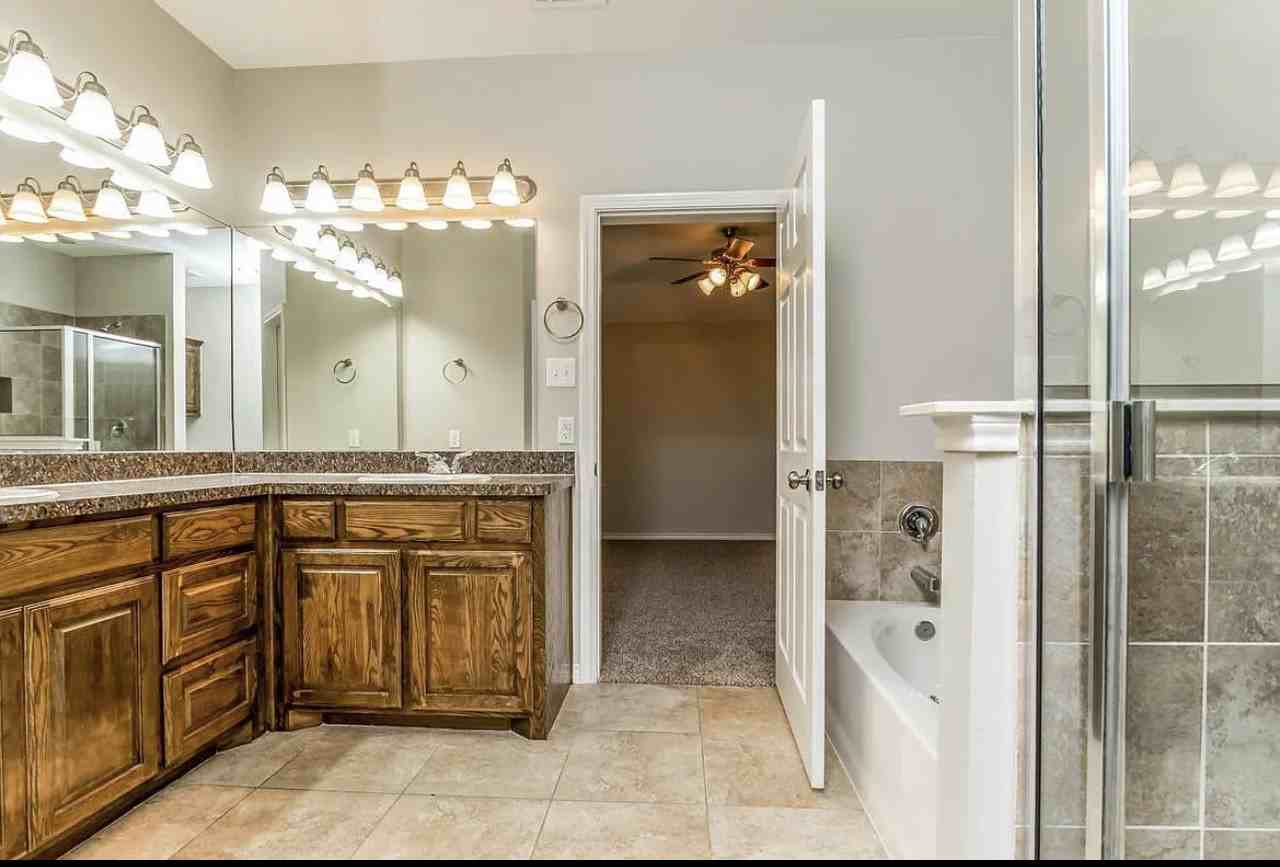 603 Halley Ln - Photo 4 of 6