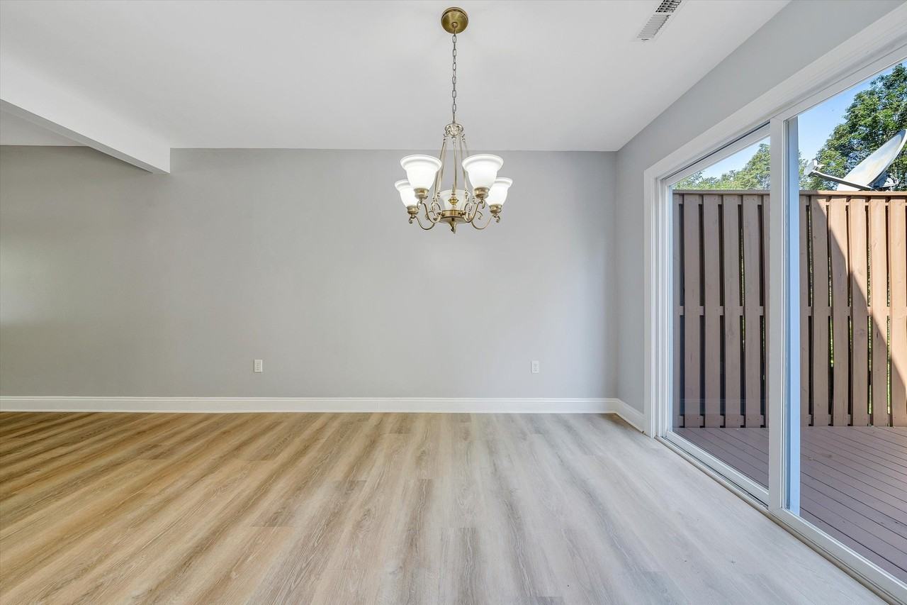 575 Oaktree Blvd #1 - Photo 7 of 14