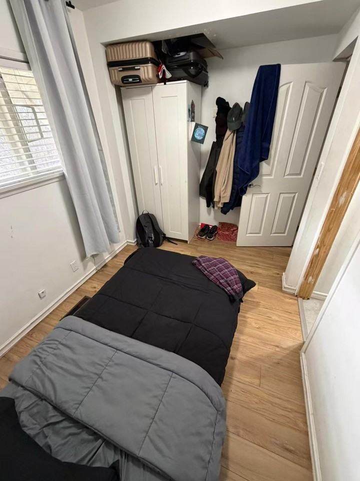 2412 28th Ave E - Photo 2 of 8