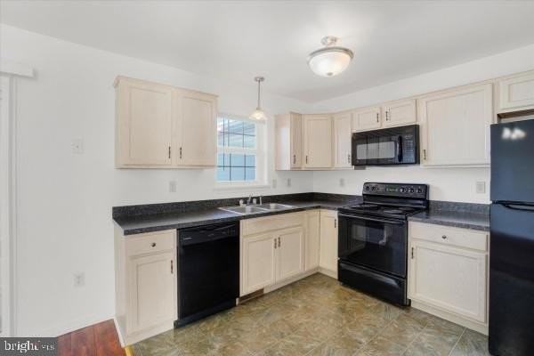 655 Fisher Dr - Photo 6 of 17