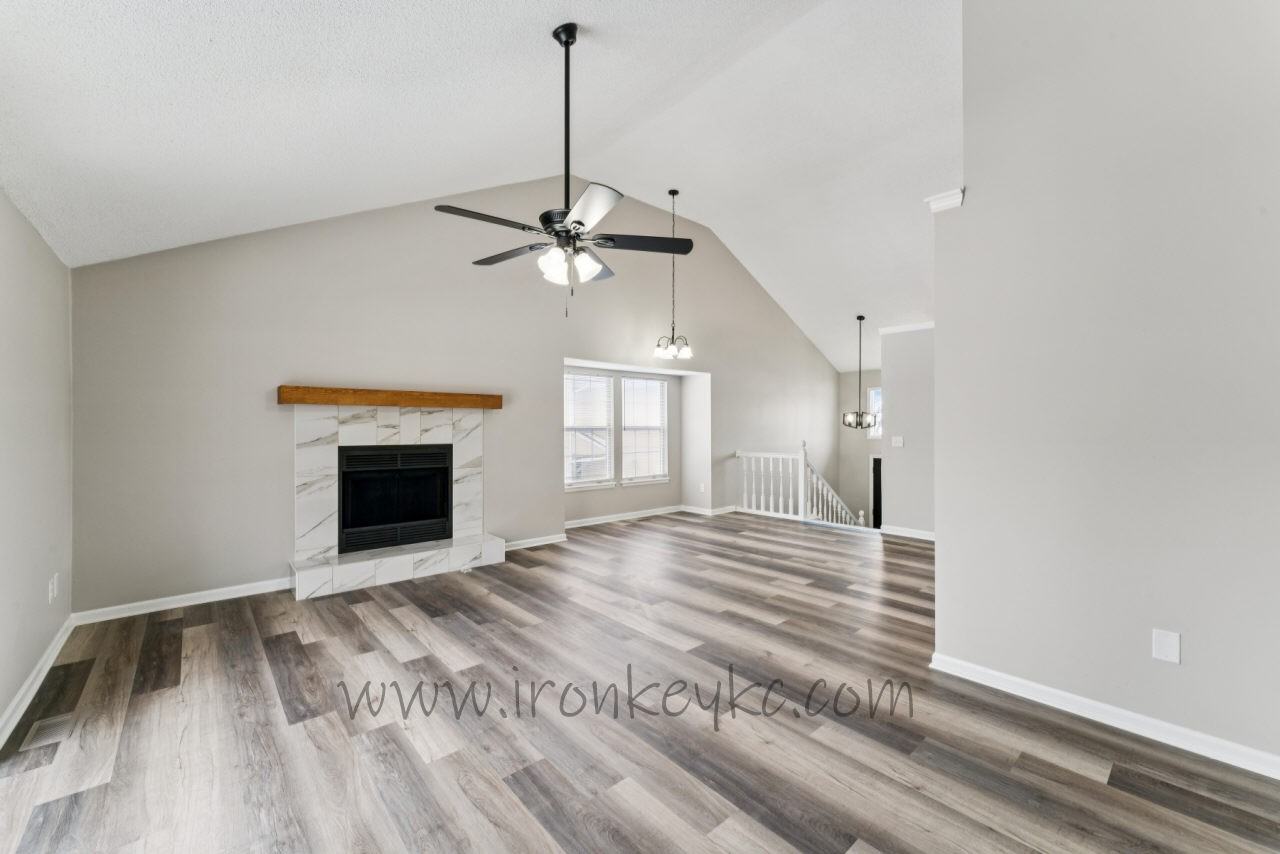 6620 W 152nd St #1 - Photo 5 of 30