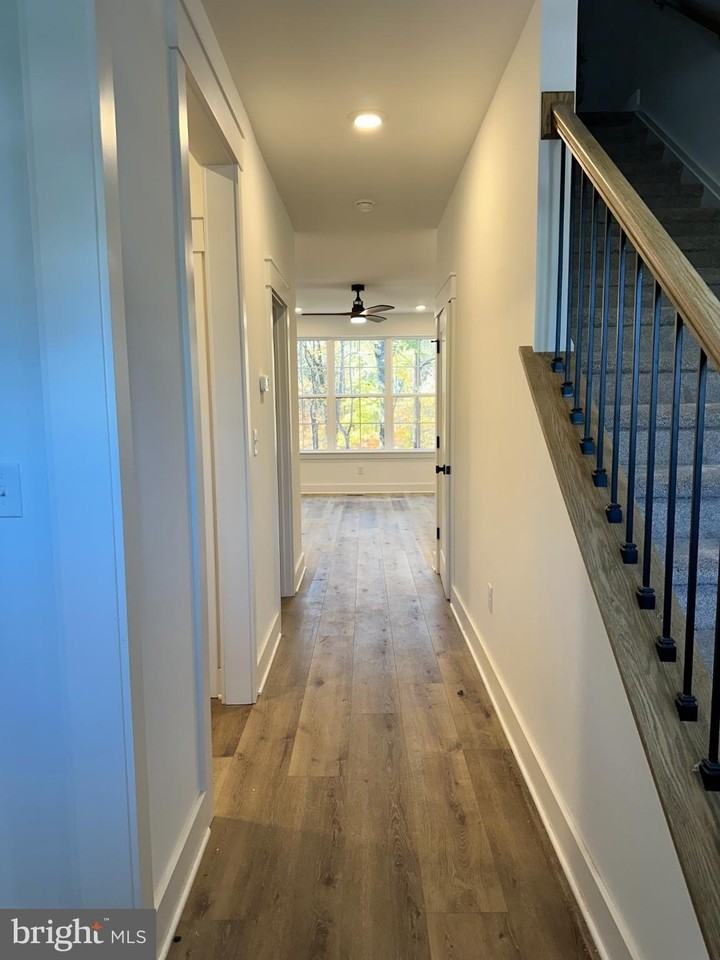 1024 Trinity Rd - Photo 4 of 17