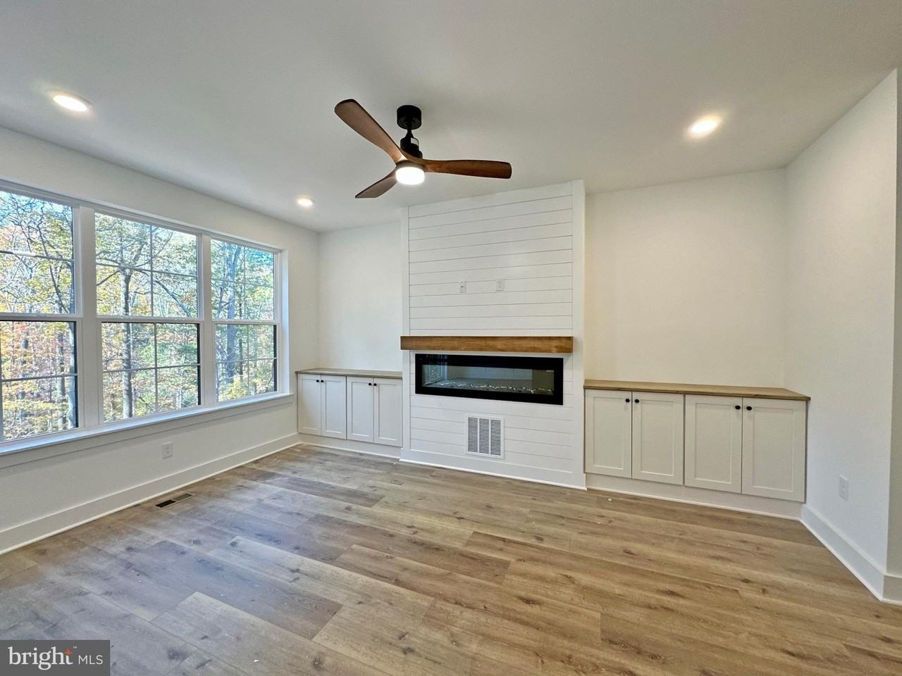 1024 Trinity Rd - Photo 5 of 17