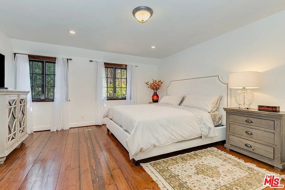 835 N Sycamore Ave #1 - Photo 6 of 13