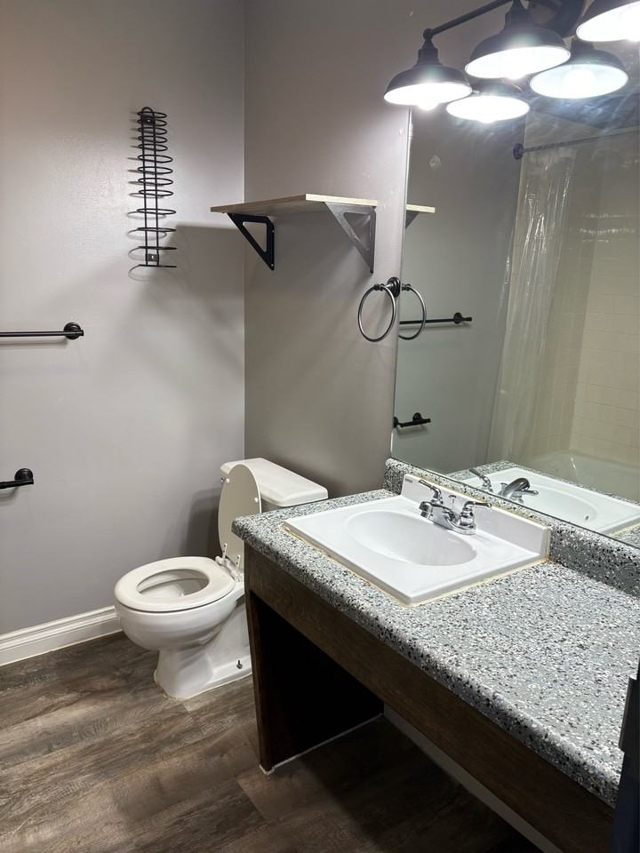 310 W Adams St #67 - Photo 2 of 5