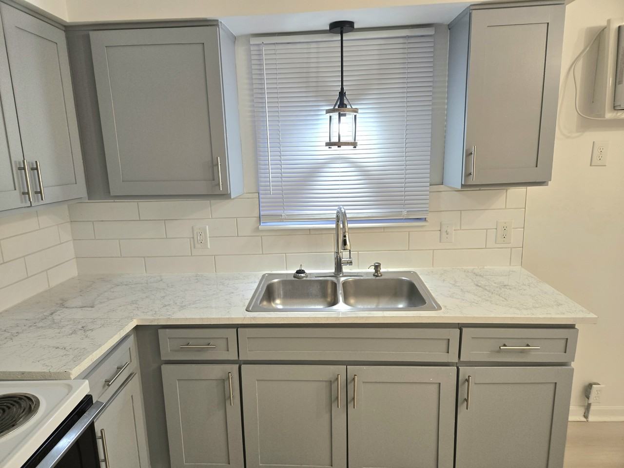 1733 #1733-4 - Photo 2 of 21